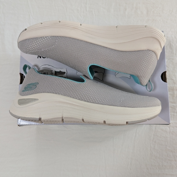 SKECHERS Slip-on ARCH Fit COMFORT Sneakers Woman's 8 - Picture 3 of 4